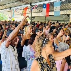 Apesar de não haver dados oficiais sobre aumento dos evangélicos, especialistas dizem que a presença desses religiosos está crescendo na ilha.