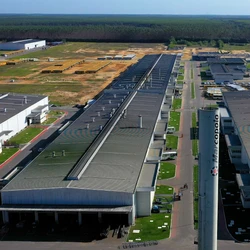 Trata-se da segunda unidade da Escola de Formação Profissional Marcopolo. A primeira funciona na sede da multinacional, em Caxias do Sul, há 35 anos