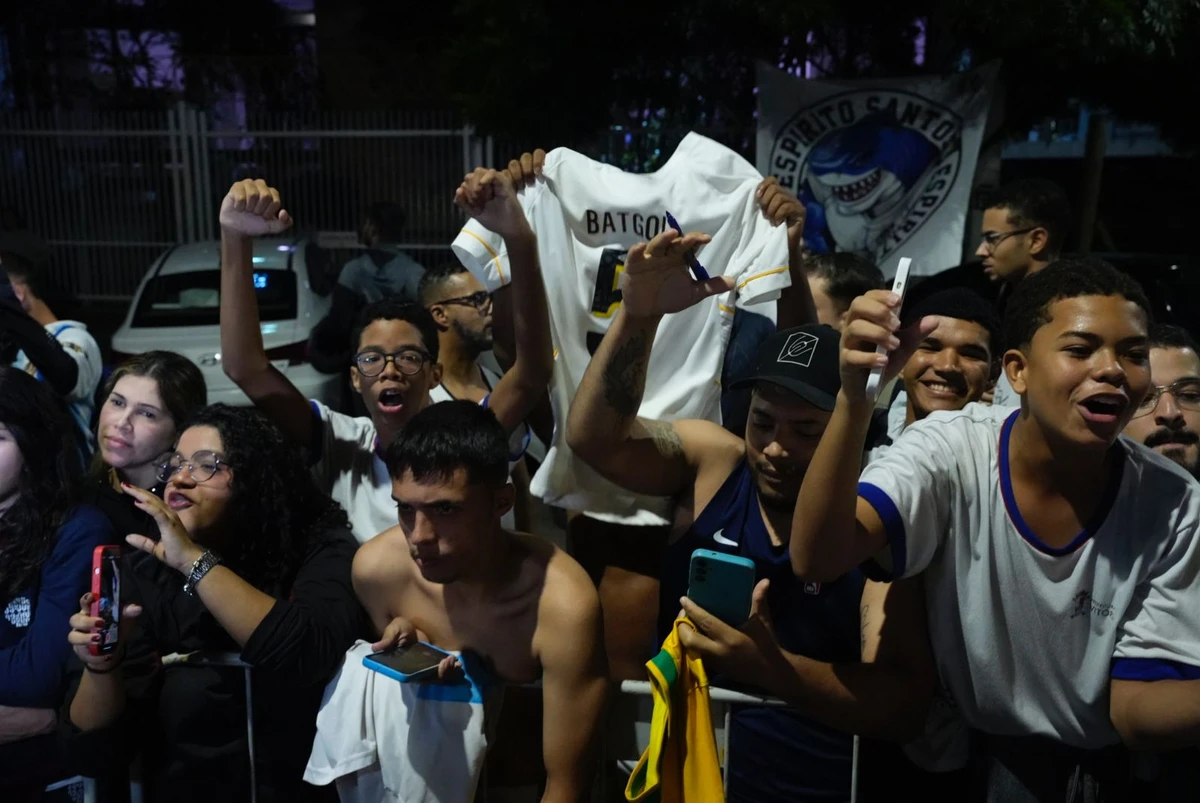 Chegada do Santos, de Neymar, no Espírito Santo por Vitor Jubini