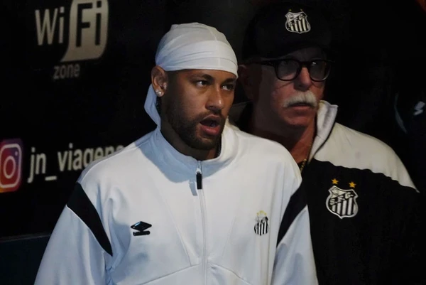 Chegada do Santos, de Neymar, no Espírito Santo por Vitor Jubini