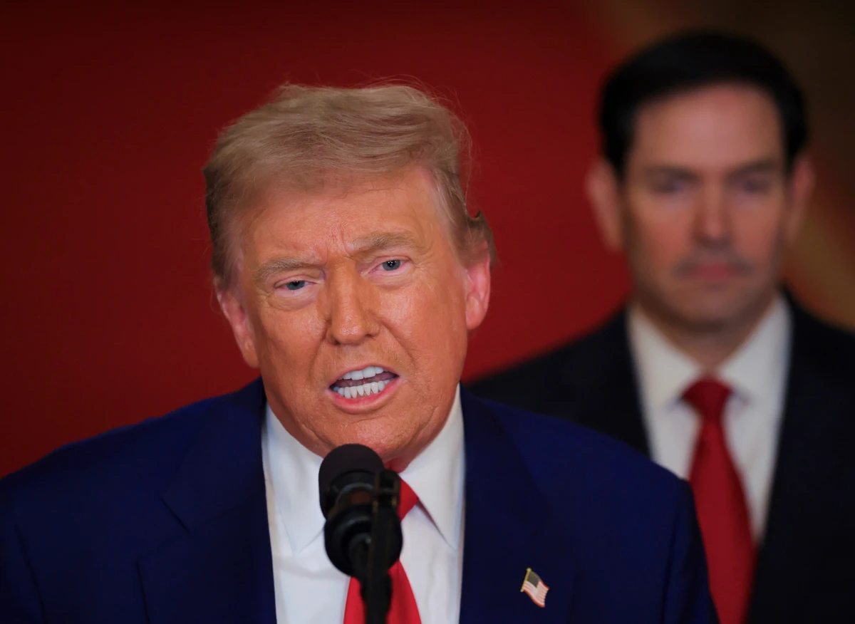 O presidente dos Estados Unidos, Donald Trump, faz um discurso no Salão Leste da Casa Branca