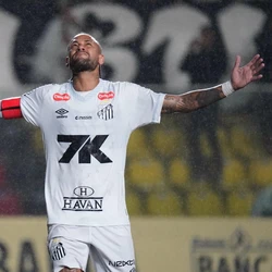 Com Neymar ditando o ritmo no primeiro tempo, o Peixe venceu a Locomotiva Grená sem dificuldades