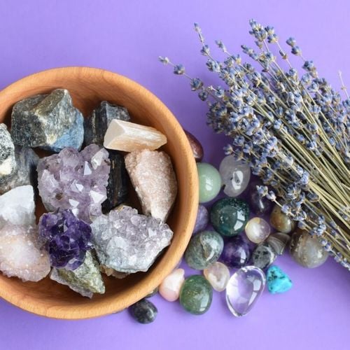 Imagem - Veja o cristal, o aroma, a cor e o número de cada signo do zodíaco