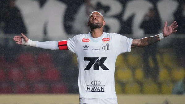 Com Neymar ditando o ritmo no primeiro tempo, o Peixe venceu a Locomotiva Grená sem dificuldades