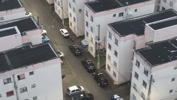 Duas pessoas foram presas e material relacionado ao tráfico de drogas foi apreendido durante a Operação Pela Ordem, nesta quinta-feira (10)