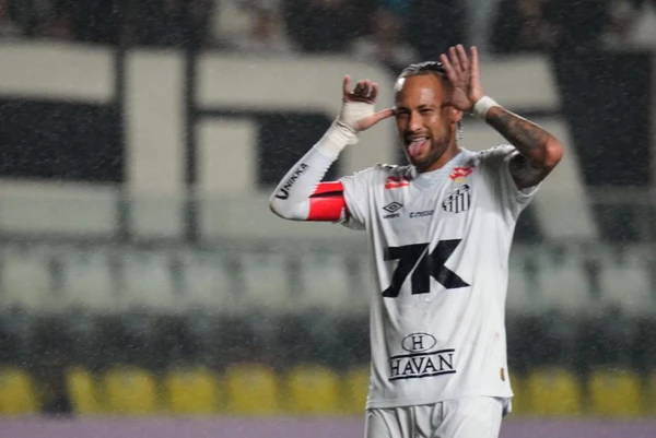 Com boa atuação de Neymar, o Santos venceu a Desportiva no Kleber Andrade pela Vitória Cup por Vitor Jubini/ A Gazeta