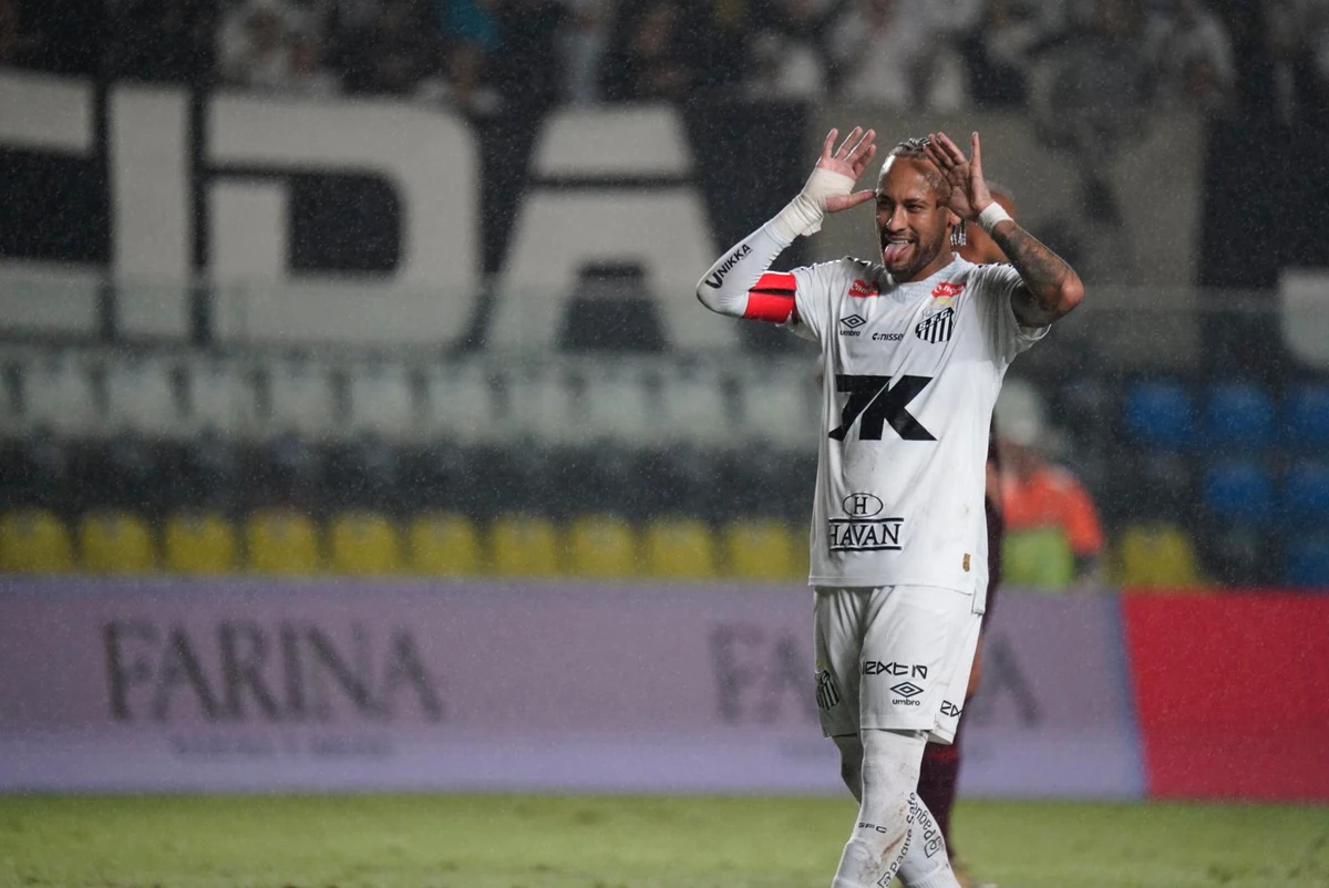 Com boa atuação de Neymar, o Santos venceu a Desportiva no Kleber Andrade pela Vitória Cup por Vitor Jubini/ A Gazeta