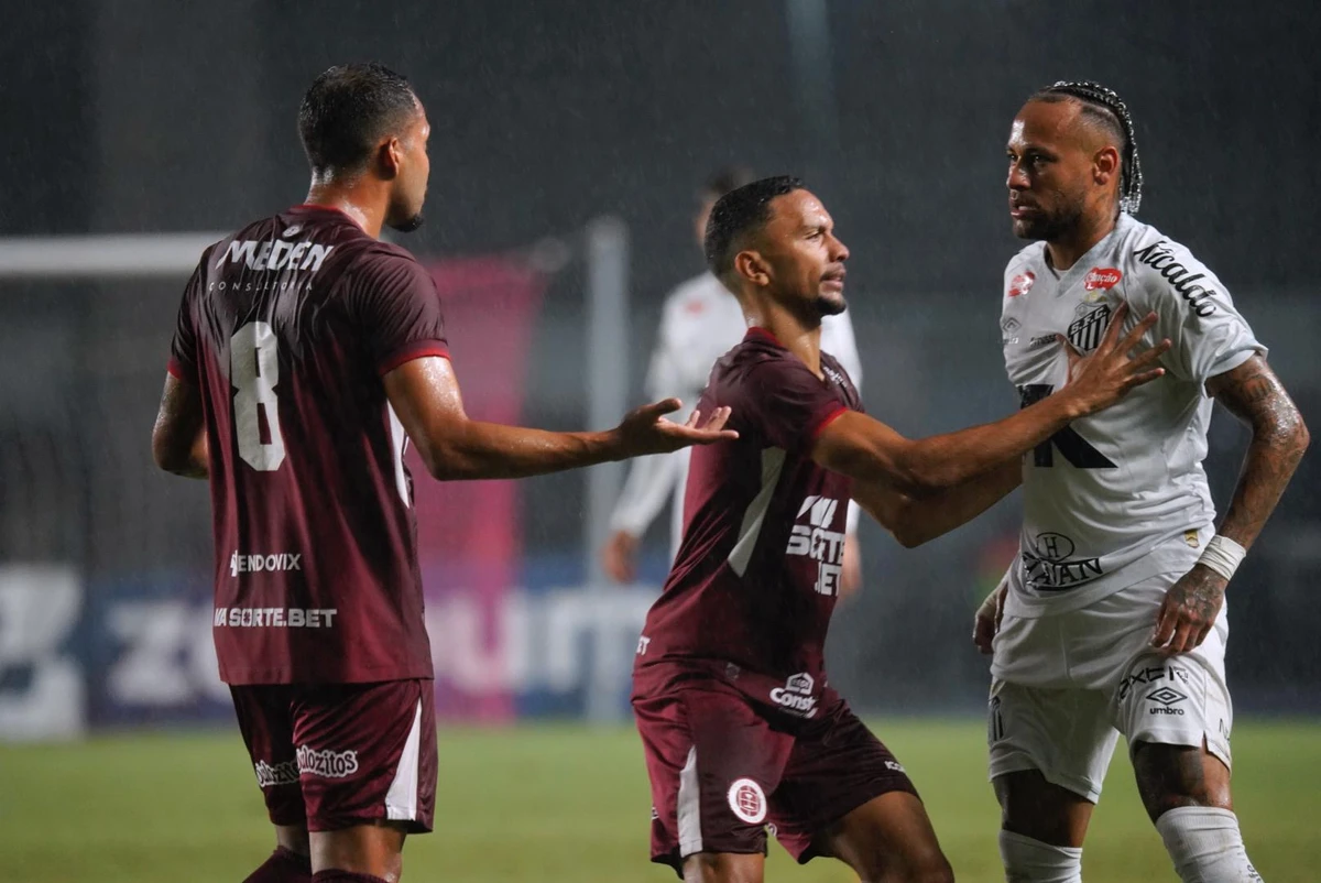 Com boa atuação de Neymar, o Santos venceu a Desportiva no Kleber Andrade pela Vitória Cup por Vitor Jubini/ A Gazeta