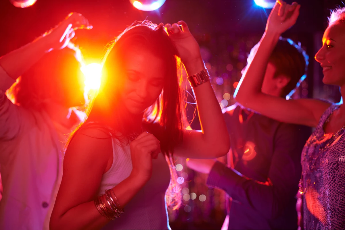 Dança / Mulher dançando / Boate