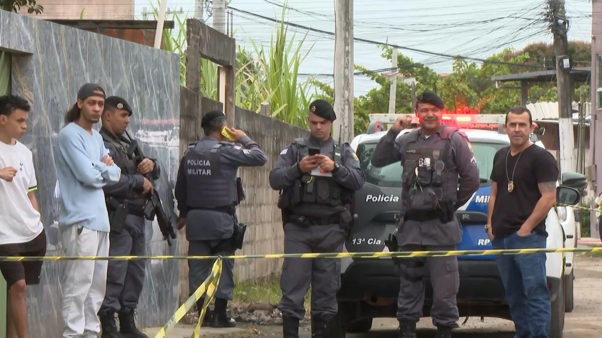 Movimentação das polícias após morte no bairro São Conrado, em Vila Velha