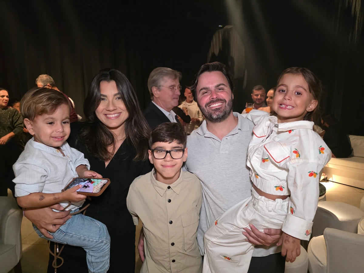 Otto, Eduarda, Pedro, Vitor Peixoto e Maria Vitória