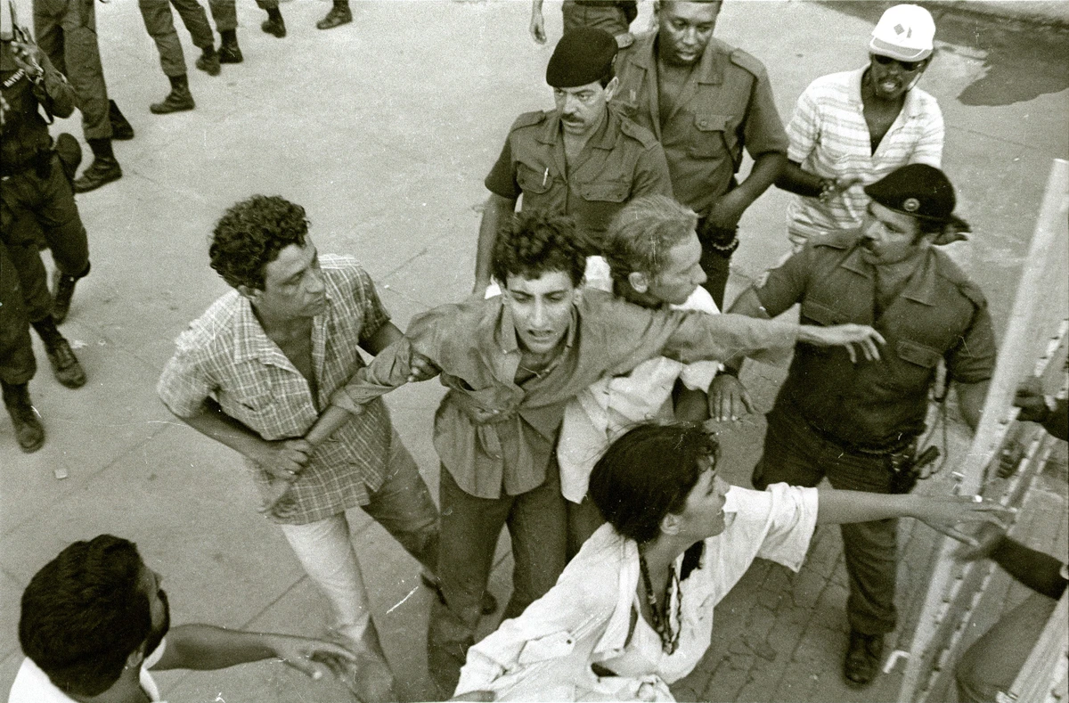 Thelmo Scarpine, jornalista da TV Gazeta, após ser liberto durante a rebelião