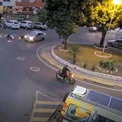 Idoso de 63 anos foi reprovado no teste do bafômetro; duas mulheres que estavam na moto ficaram feridas e foram encaminhadas para um hospital na cidade