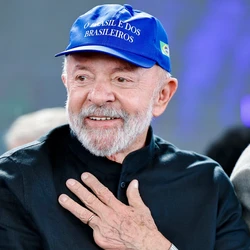 Lula aproveitou o palanque para destacar ações no Estado, para criticar Bolsonaro e Donald Trump e também para pontuar ações como gás gratuito