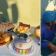 Imagem - Menino de 3 anos troca festa por homenagem a garis e emociona internautas