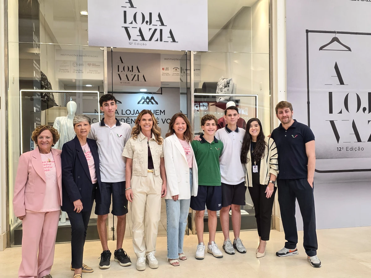 Diretoria da Afecc e alunos da Escola Americana de Vitória (EAV)