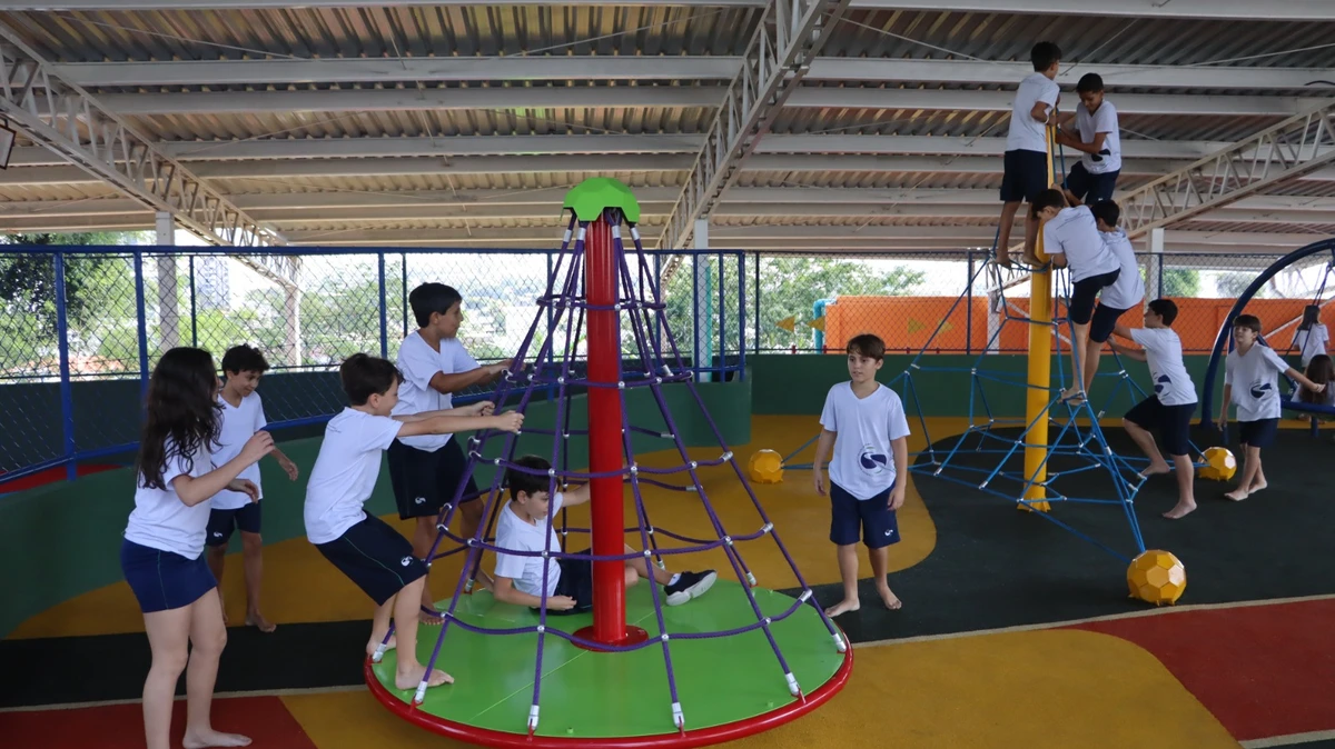Novos parquinhos já estão disponíveis para os alunos aproveitarem