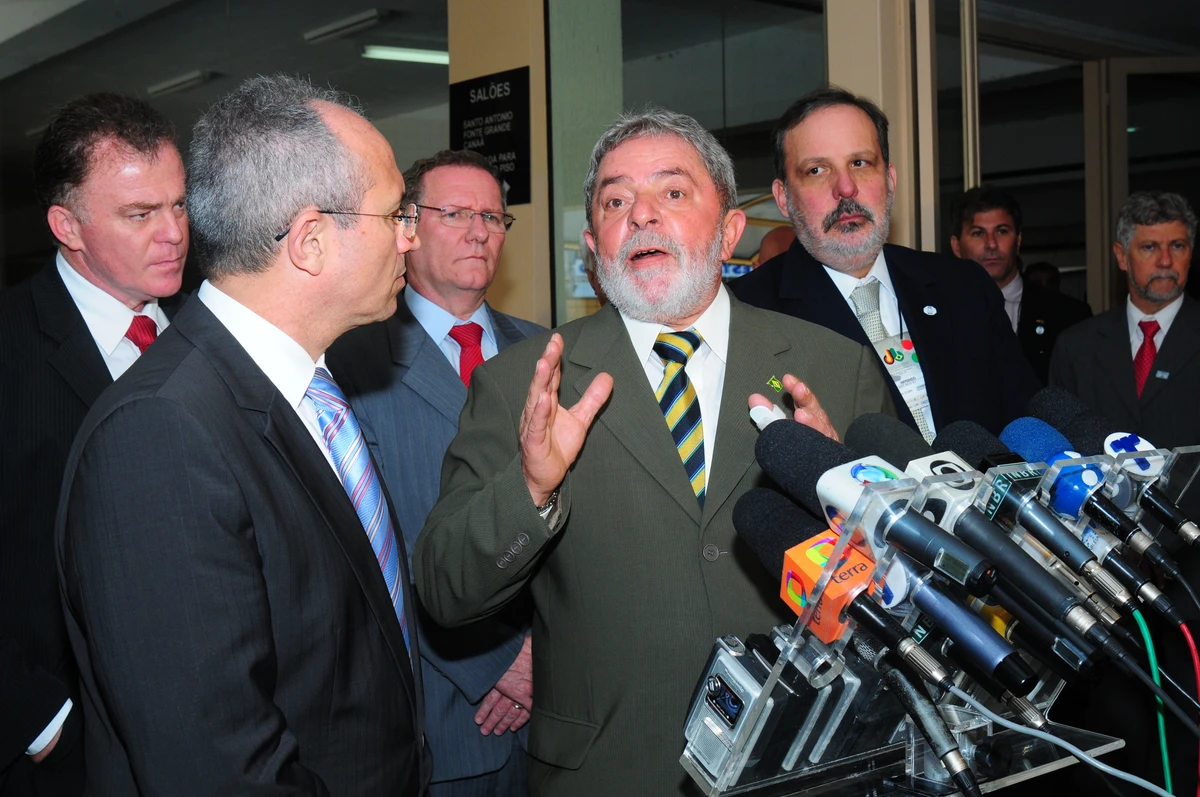 Data: 01/09/2009 - ES - Vitória - Presidente Lula dando entrevista após o encerramento do 27º Encontro Econômico Brasil Alemanha no Centro de Convenções de Vitória - Editoria: Economia - Foto: Edson Chagas - GZ