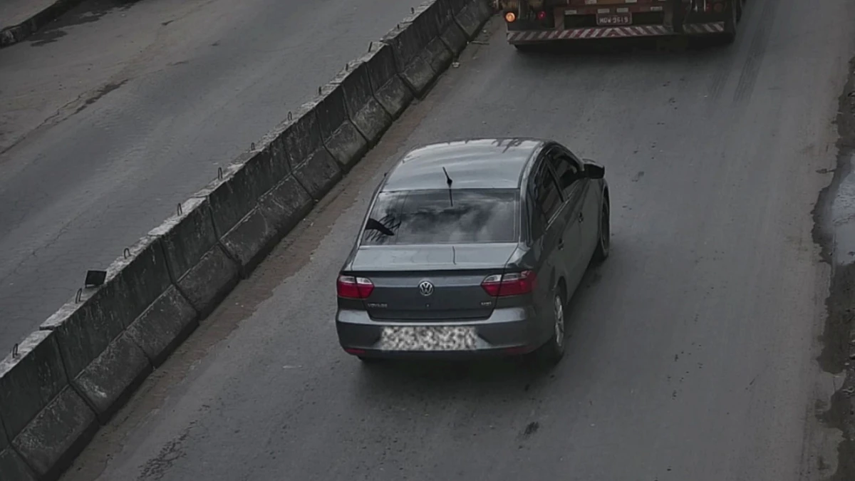 Suspeitos estavam com carro clonado