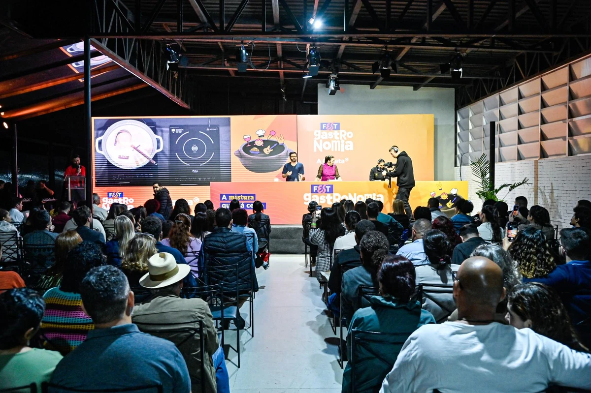 Aula-show com a dupla abriu a programação no Auditório HZ  por Arthur Louzada