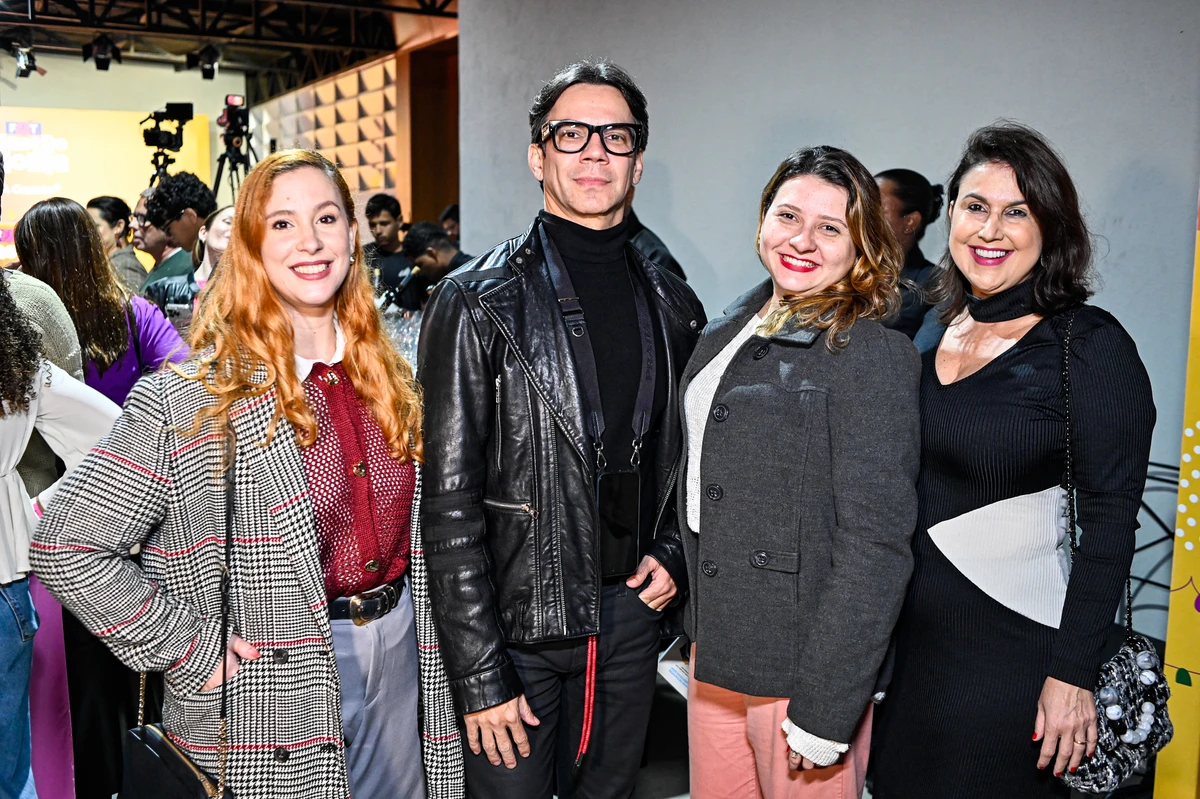 Mila Vieira, Leo Davel, Carol Lima e Renata Rasseli