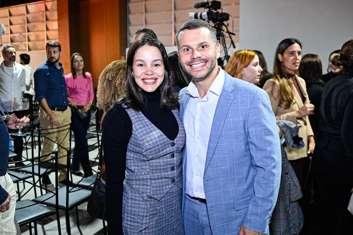 O prefeito de Viana Wanderson Bueno e esposa 