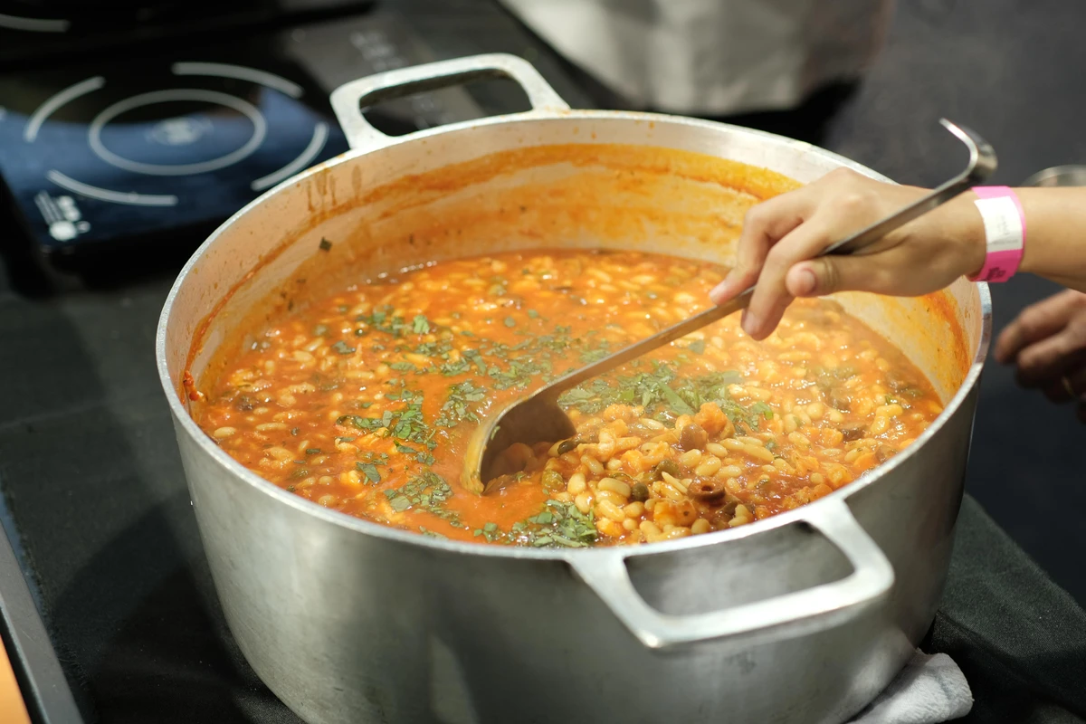 Prato foi servido para toda a plateia degustar  por Ayan Alexandre