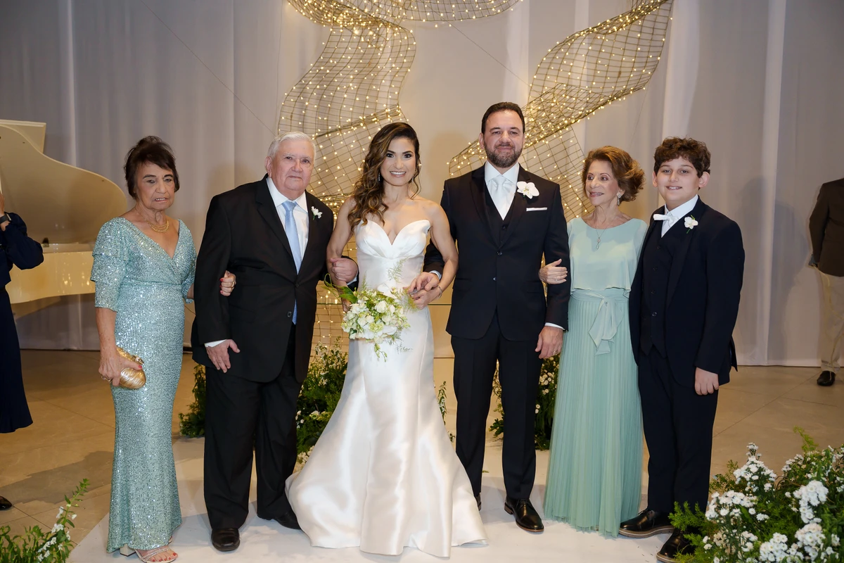 Os pais da noiva Nira e Rui Dias Soares, os noivos Rachel Metzker e Rodrigo Judice e Ana Rita Júdice e o filho do noivo Fernando