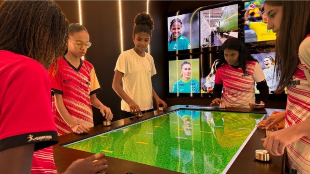 Super Pong na Caravana do Futebol Feminino