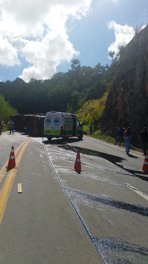 Ecovias 101 e Samu socorreram vítimas feridas no acidente em Pedro Canário por Redes Sociais
