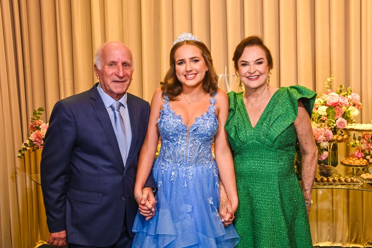 Elisa Almeida com avós maternos José Ruy e Neuza Pimentel