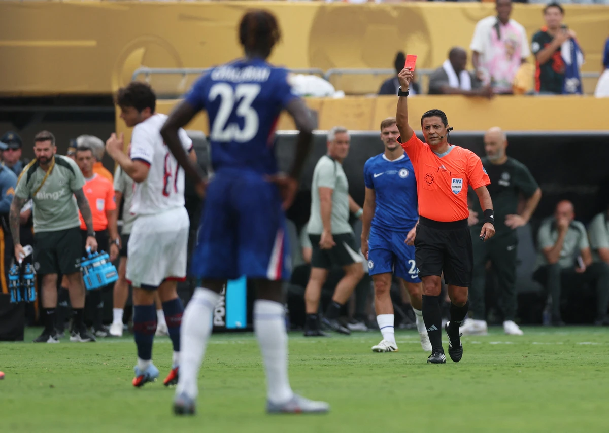 O árbitro iraniano Alizera Fahani teve boa atuação na final da Copa do Mundo de Clubes
