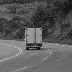 Lá se vão 13 anos desde a última vez que as obras de modernização da via estiveram mais perto de serem iniciadas, com o leilão de concessão que acabou fracassando; desde então, não houve avanços