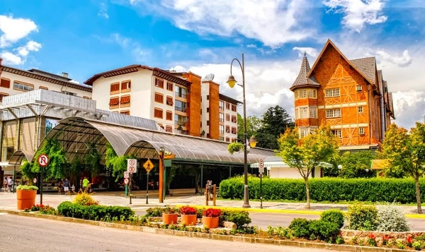 Em Gramado, o clima é europeu e de interior, e a infraestrutura é de cidade grande.