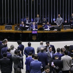 Aprovado por 267 votos a 116 na madrugada desta quinta-feira (17), texto agora segue para sanção do presidente Lula (PT)