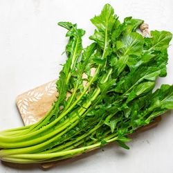 O consumo deste vegetal ajuda a melhorar a saúde digestiva e a fortalecer o sistema imunológico 