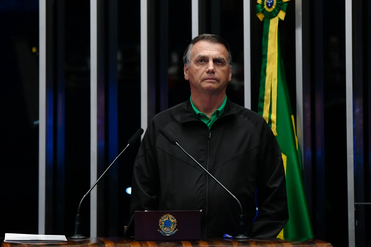 Ex-presidente Jair Bolsonaro durante homenagem póstuma ao pastor Gedelti Victalino Teixeira Gueiros, fundador da Igreja Cristã Maranata, no Senado
