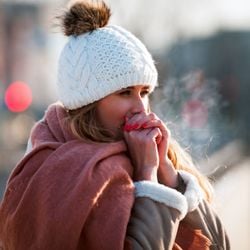 O frio também é responsável por lesões na pele e tecidos subjacentes em temperaturas próximas a 0 °C