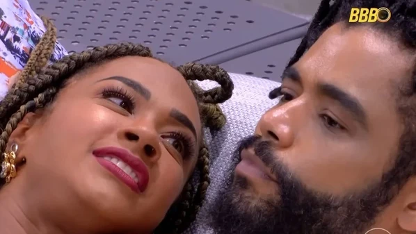 A baiana Aline Patriarca e o ator Diogo Almeida se envolveram durante o Big Brother Brasil 2025 e engataram um relacionamento pós-reality