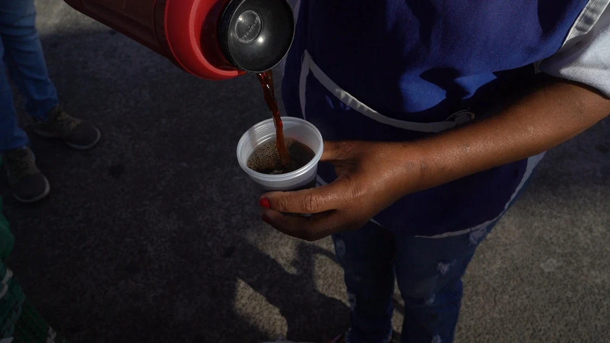 Pedronira Gomes vende café da manhã em Vtória por Ricardo Medeiros