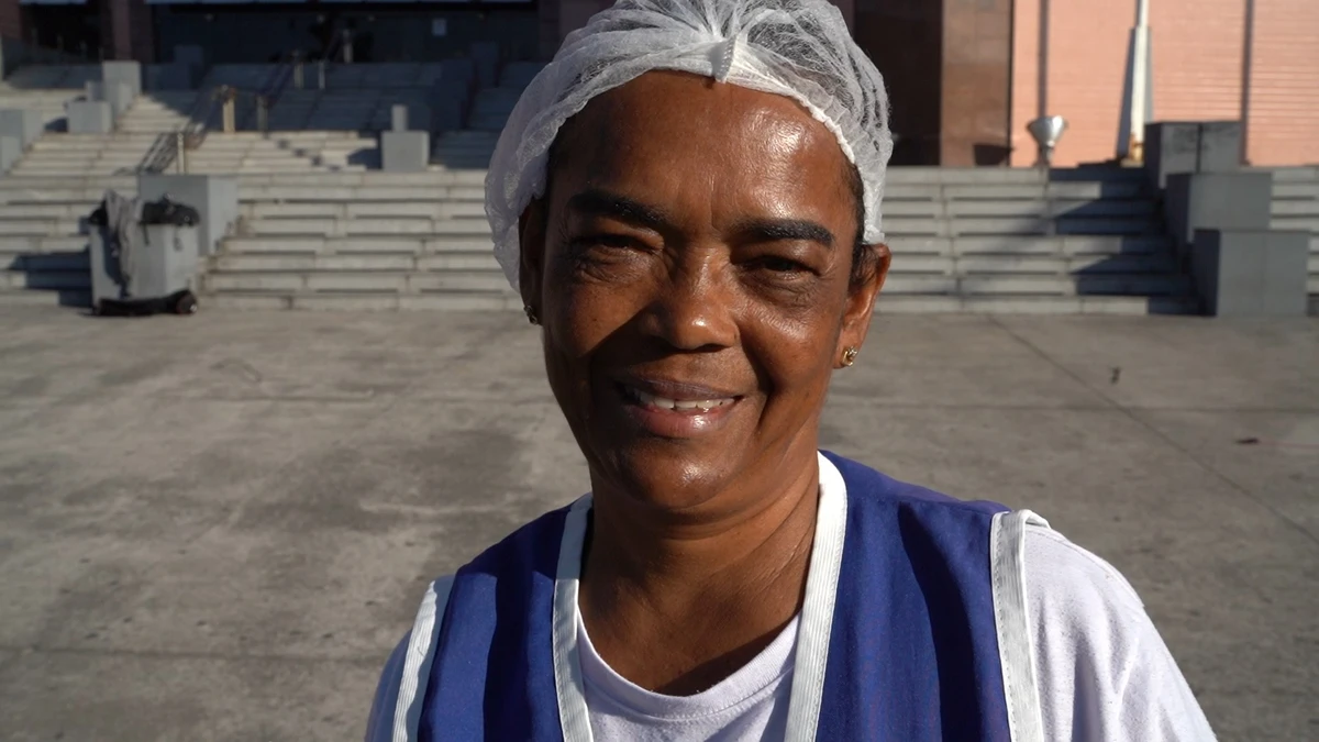 Pedronira Gomes vende café da manhã em Vtória por Ricardo Medeiros