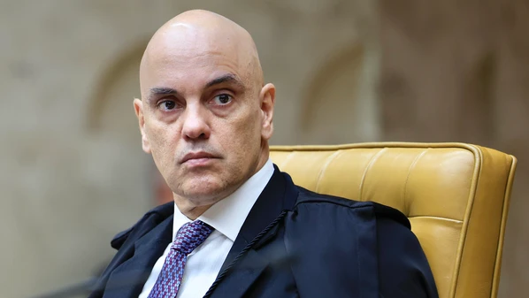 Ministro do STF se manifestou em despacho no qual lista postagens do deputado federal licenciado em redes sociais
