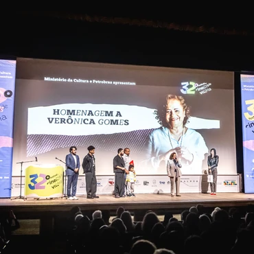 Imagem - Homenagem e filmes capixabas: veja como foi a abertura do Festival de Cinema de Vitória