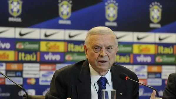 Treinador campeão com a seleção brasileira na Copa de 1958, Marín conciliou os estudos com as atividades futebolísticas