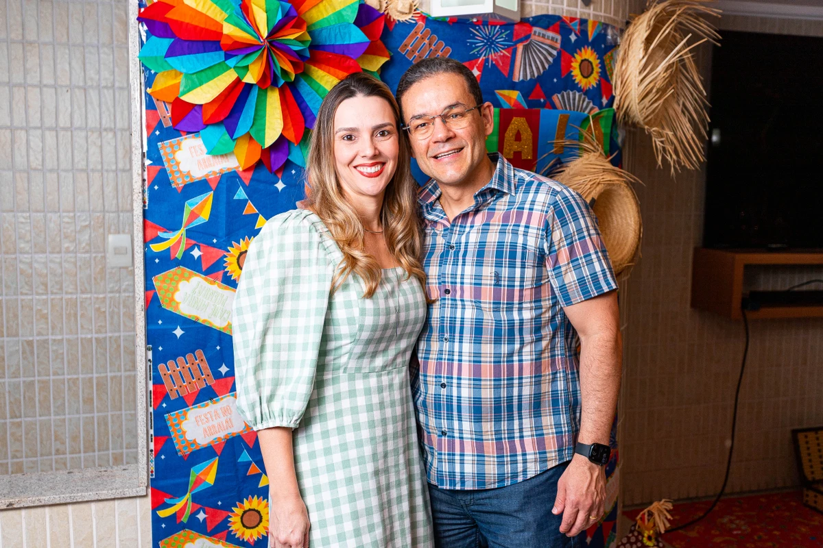 Rafaela e Alexandre Dalla Bernardina na festa julina da ADB Advogados Associados na última sexta-feira, 18