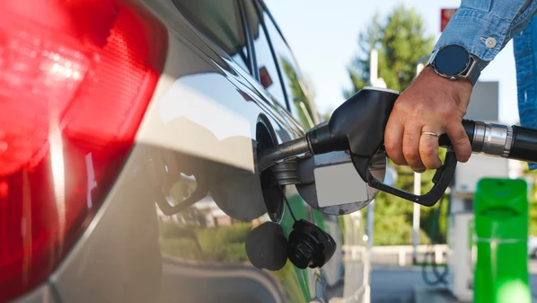 Petroleira informou que vai reduzir o preço de venda do combustível em 4,9% a partir de terça-feira (21)