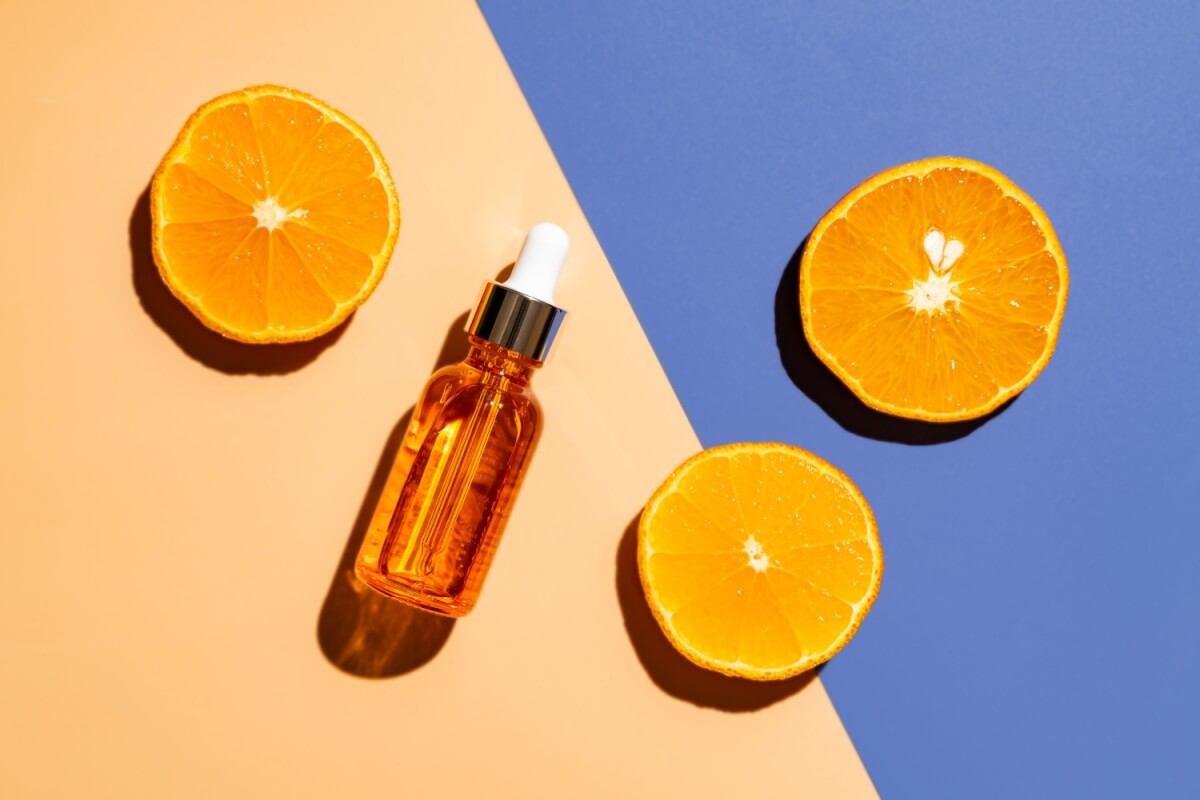 A vitamina C é um ativo popular na rotina de skincare (Imagem: Goskova Tatiana | Shutterstock)