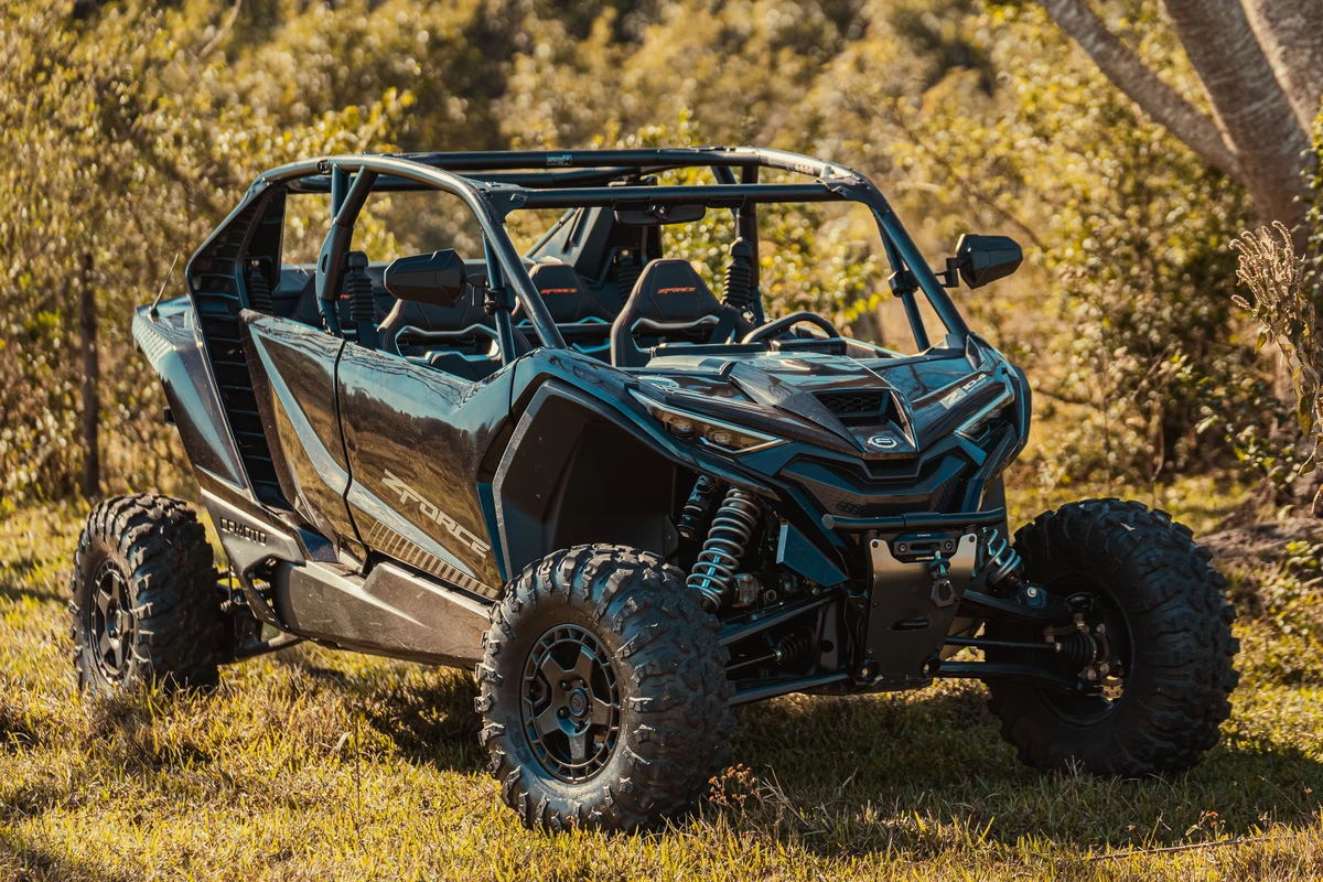 quadriciclo CFMoto ZForce Z10-4