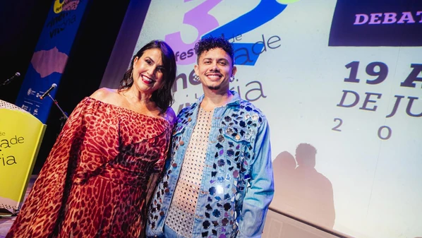 O ator, cantor e apresentador do evento quebrou o protocolo e cantou "Sangue Latino" nesta terça-feira (22), no Sesc Glória