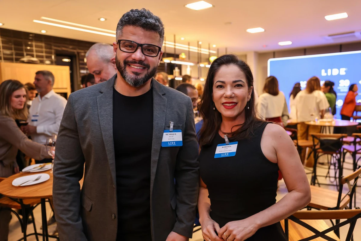 Henrique Mauri e Roberta Kato